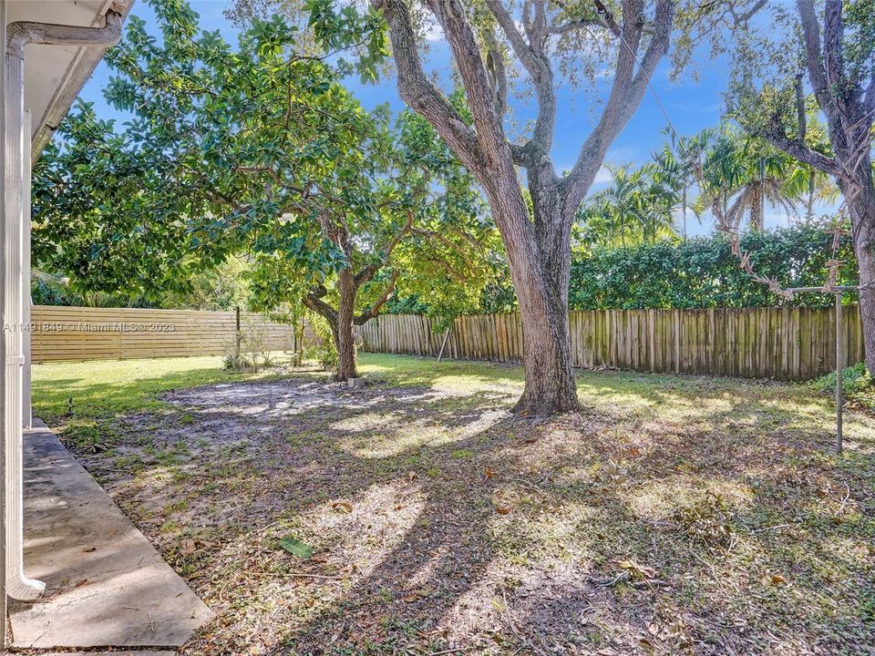 Недавно продано: $499,000 (3 спален, 2 ванн, 1458 Квадратных фут)