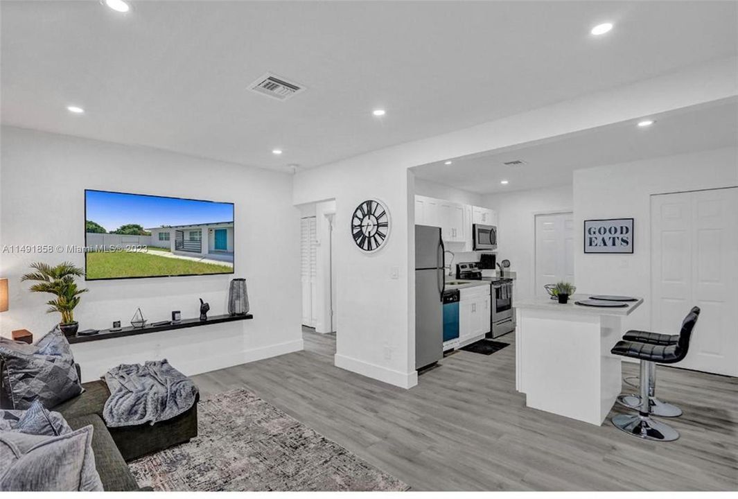 Недавно продано: $695,000 (0 спален, 0 ванн, 1392 Квадратных фут)