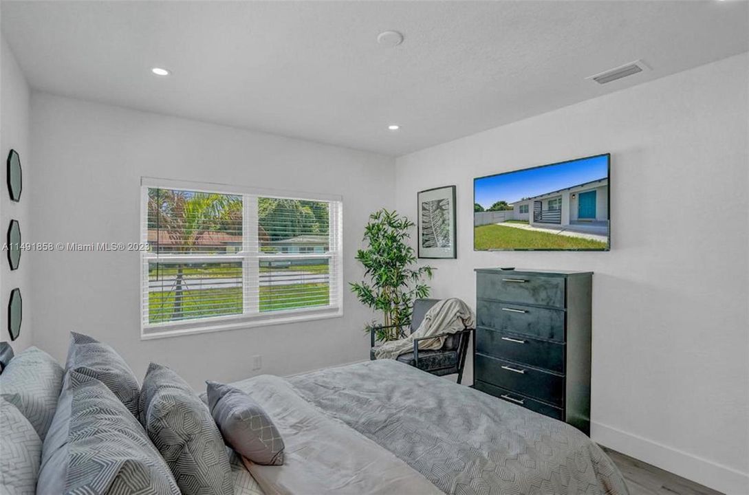 Недавно продано: $695,000 (0 спален, 0 ванн, 1392 Квадратных фут)