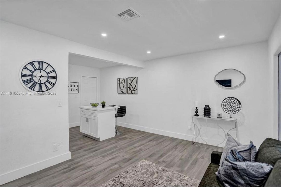 Недавно продано: $695,000 (0 спален, 0 ванн, 1392 Квадратных фут)