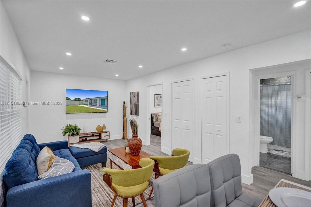 Недавно продано: $695,000 (0 спален, 0 ванн, 1392 Квадратных фут)