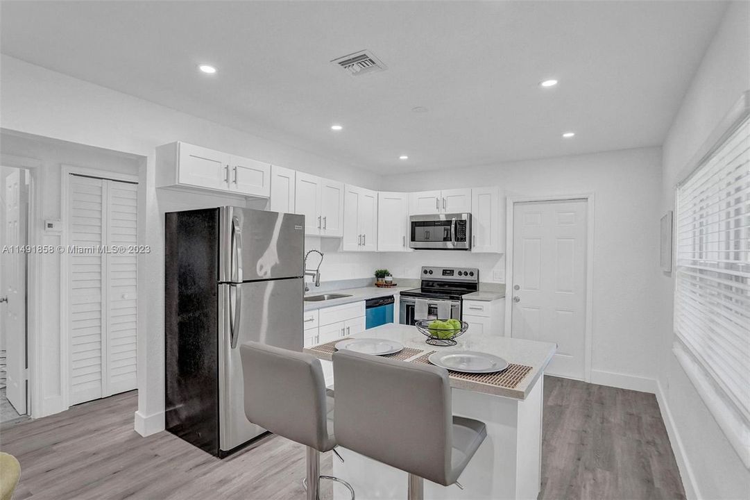 Недавно продано: $695,000 (0 спален, 0 ванн, 1392 Квадратных фут)