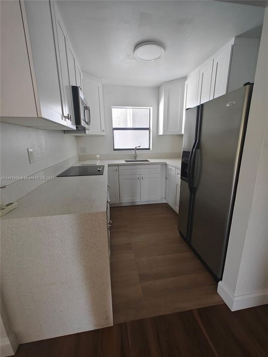 Недавно продано: $165,000 (1 спален, 1 ванн, 691 Квадратных фут)