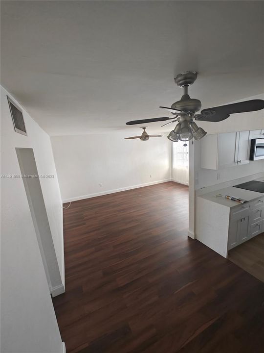 Недавно продано: $165,000 (1 спален, 1 ванн, 691 Квадратных фут)