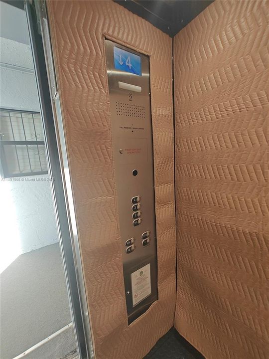 Недавно продано: $165,000 (1 спален, 1 ванн, 691 Квадратных фут)