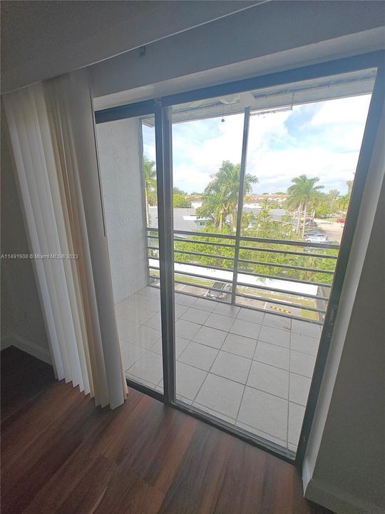 Недавно продано: $165,000 (1 спален, 1 ванн, 691 Квадратных фут)