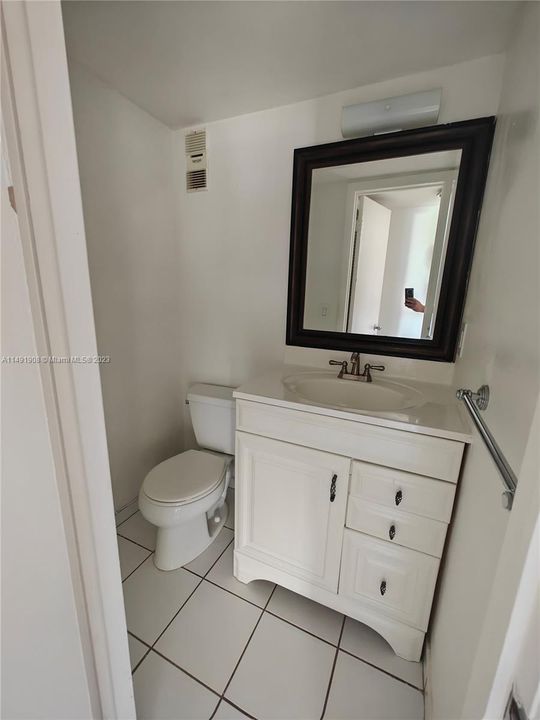 Недавно продано: $165,000 (1 спален, 1 ванн, 691 Квадратных фут)