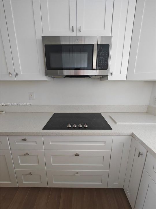 Недавно продано: $165,000 (1 спален, 1 ванн, 691 Квадратных фут)