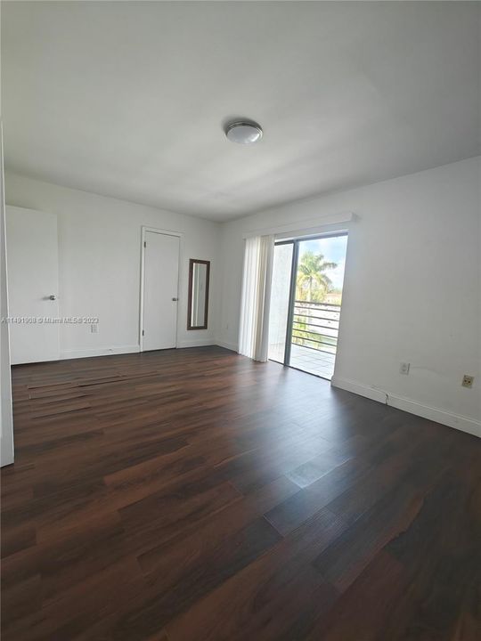 Недавно продано: $165,000 (1 спален, 1 ванн, 691 Квадратных фут)