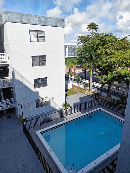 Недавно продано: $165,000 (1 спален, 1 ванн, 691 Квадратных фут)