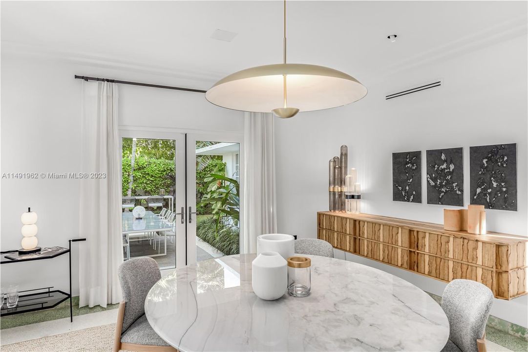 Active With Contract: $5,500,000 (4 beds, 4 baths, 4149 Square Feet)