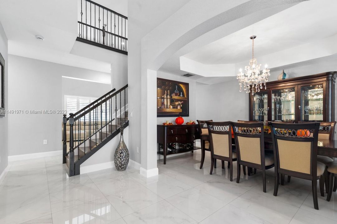 Recently Sold: $1,350,000 (7 beds, 4 baths, 3453 Square Feet)