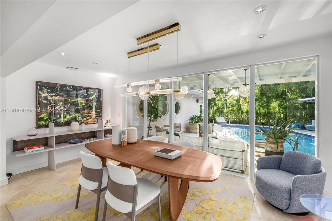 Active With Contract: $2,900,000 (4 beds, 3 baths, 2287 Square Feet)