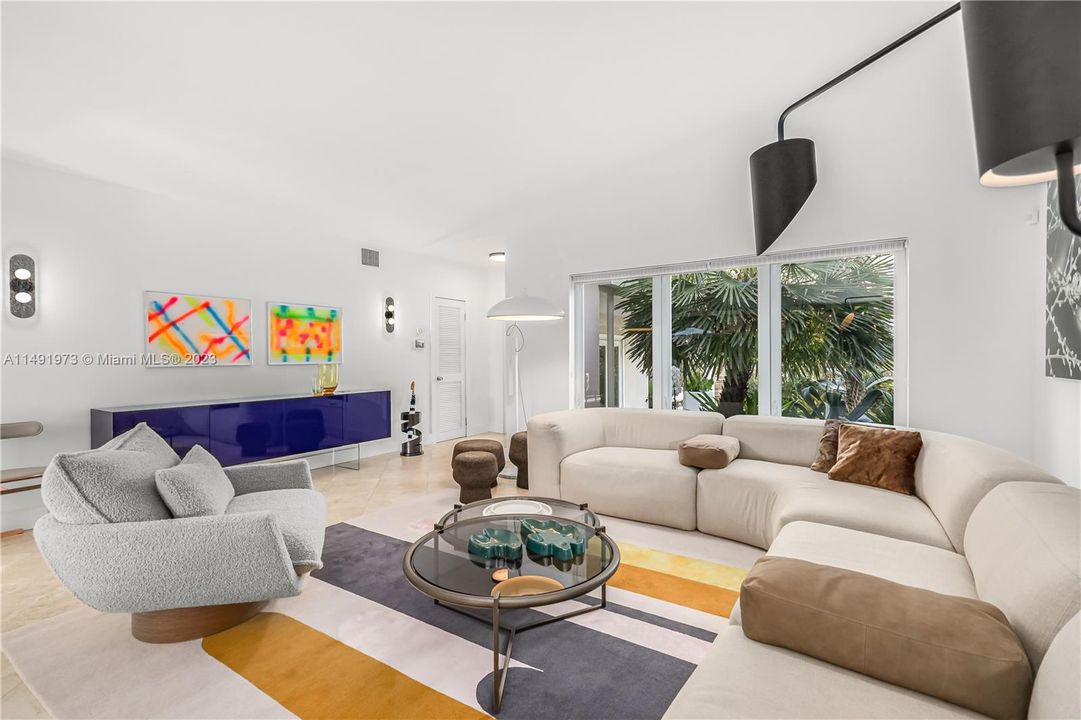 Active With Contract: $2,900,000 (4 beds, 3 baths, 2287 Square Feet)