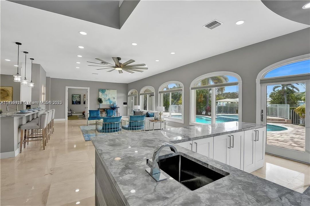 Active With Contract: $4,500,000 (5 beds, 4 baths, 4109 Square Feet)