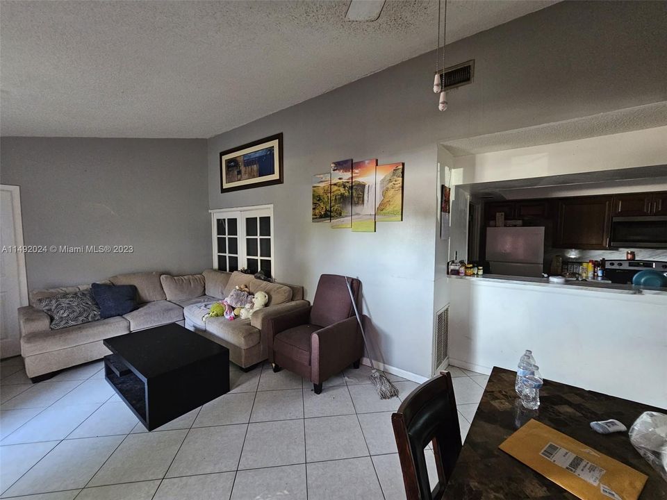 Recently Sold: $368,000 (4 beds, 2 baths, 1150 Square Feet)