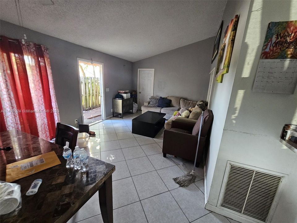 Recently Sold: $368,000 (4 beds, 2 baths, 1150 Square Feet)