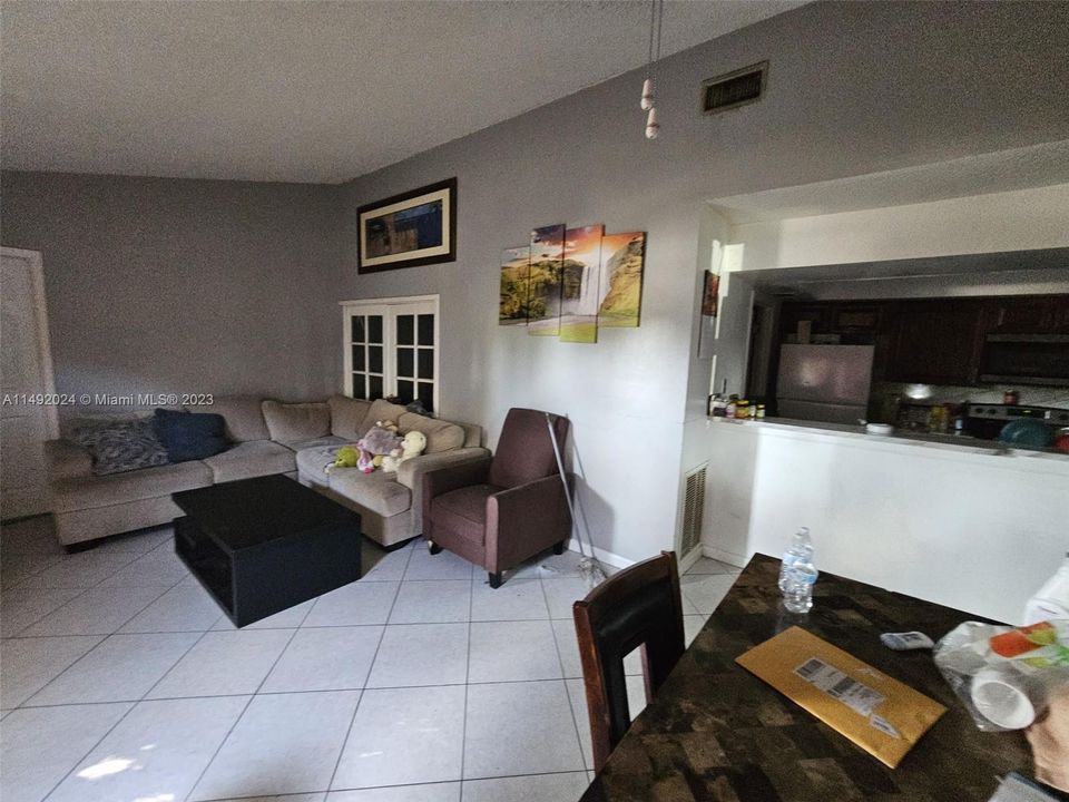 Recently Sold: $368,000 (4 beds, 2 baths, 1150 Square Feet)