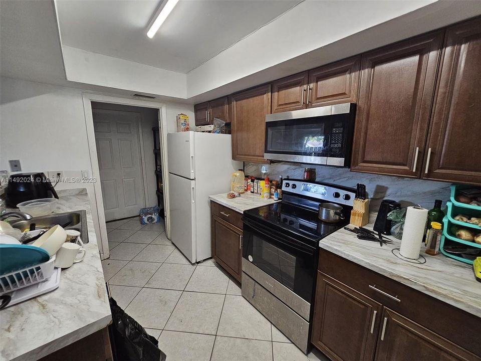 Recently Sold: $368,000 (4 beds, 2 baths, 1150 Square Feet)