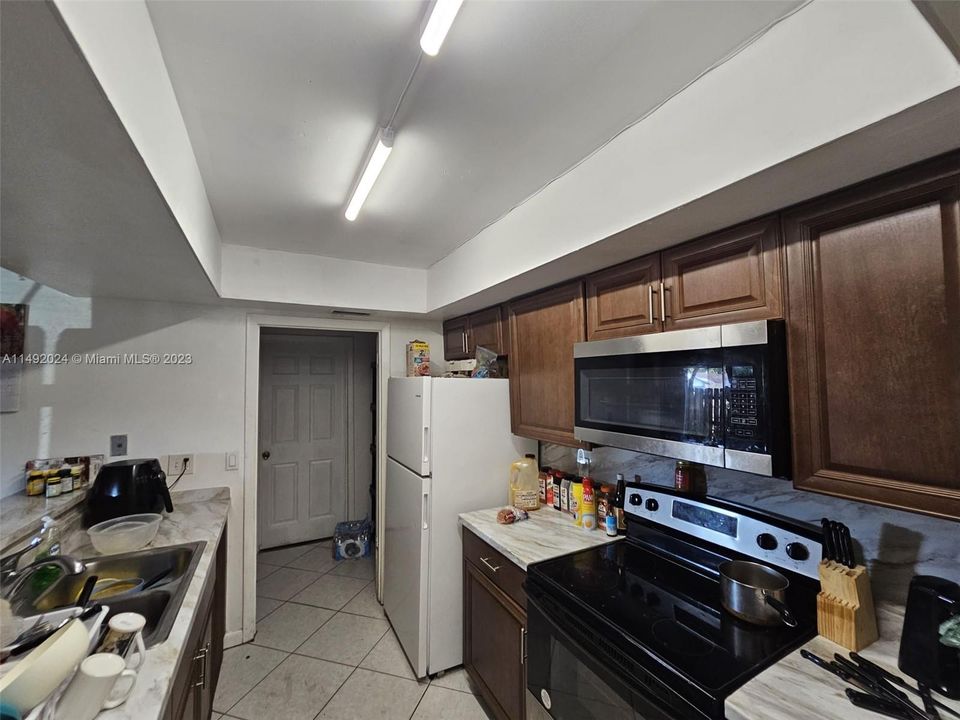 Recently Sold: $368,000 (4 beds, 2 baths, 1150 Square Feet)