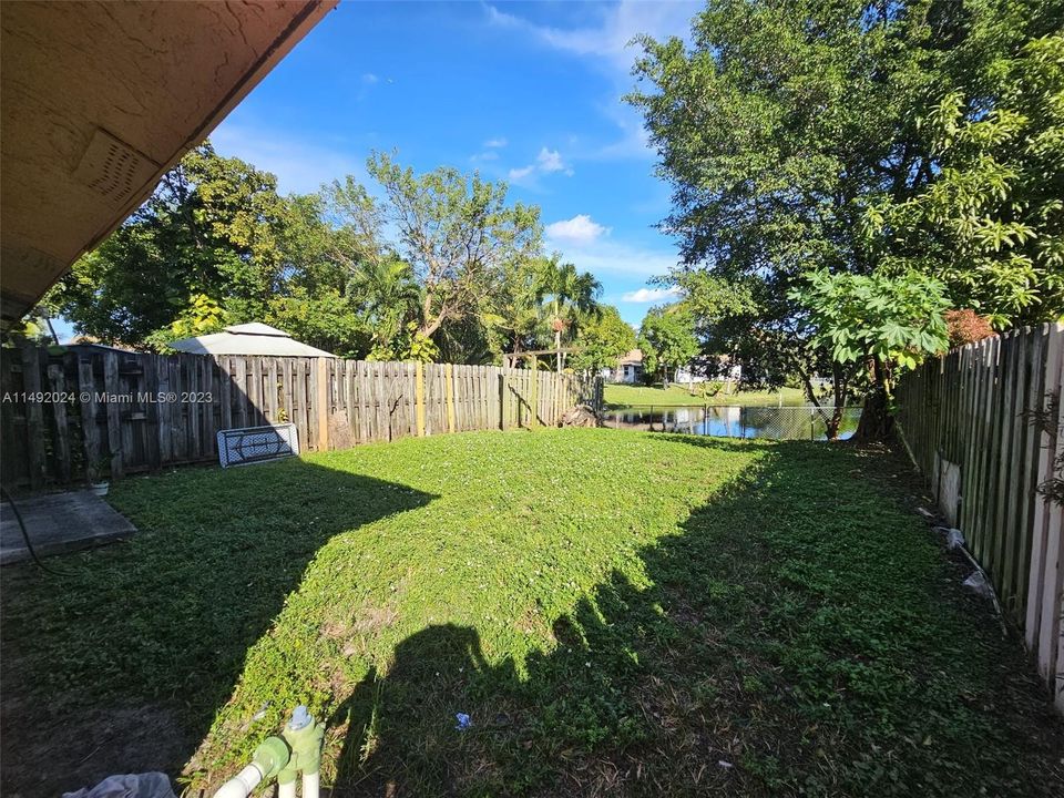 Recently Sold: $368,000 (4 beds, 2 baths, 1150 Square Feet)