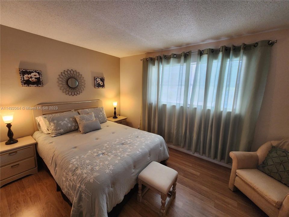 Recently Sold: $199,900 (1 beds, 1 baths, 475 Square Feet)