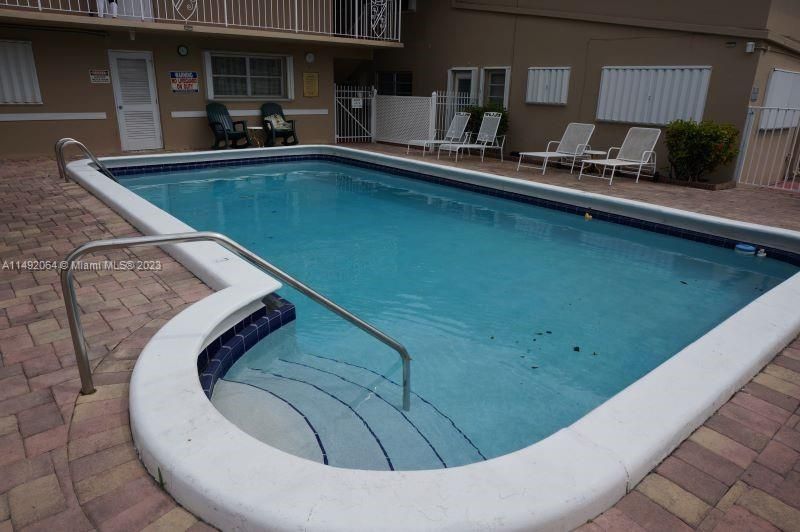 Recently Sold: $199,900 (1 beds, 1 baths, 475 Square Feet)