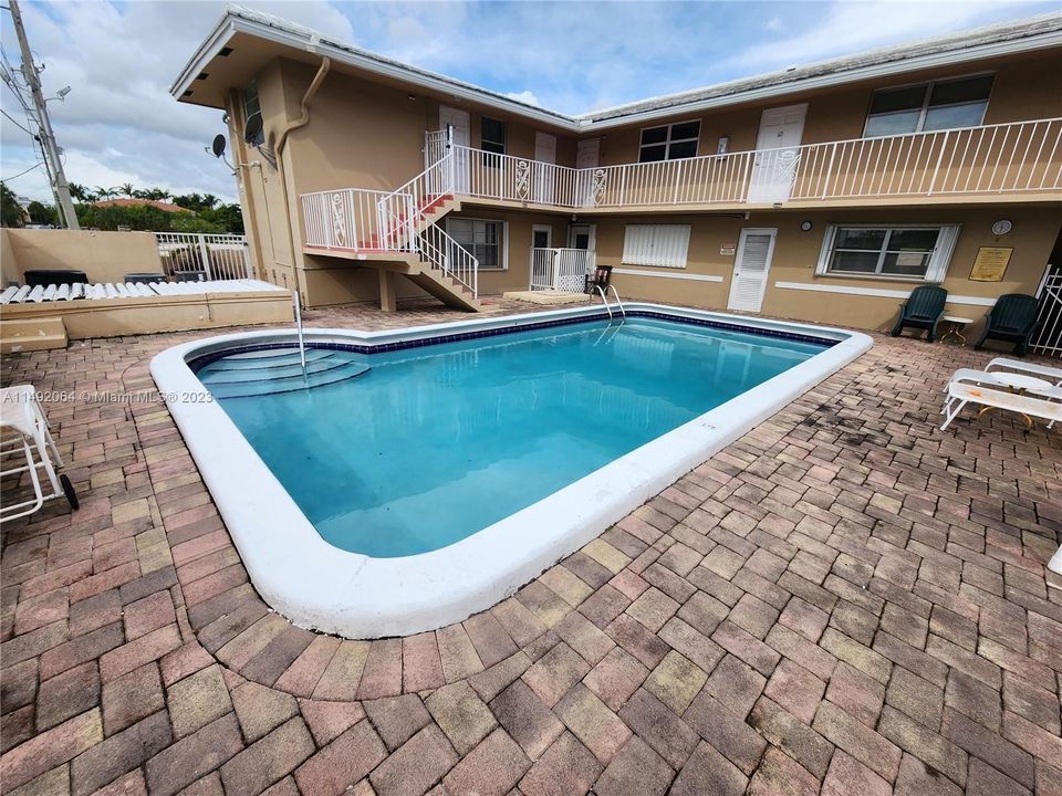 Recently Sold: $199,900 (1 beds, 1 baths, 475 Square Feet)