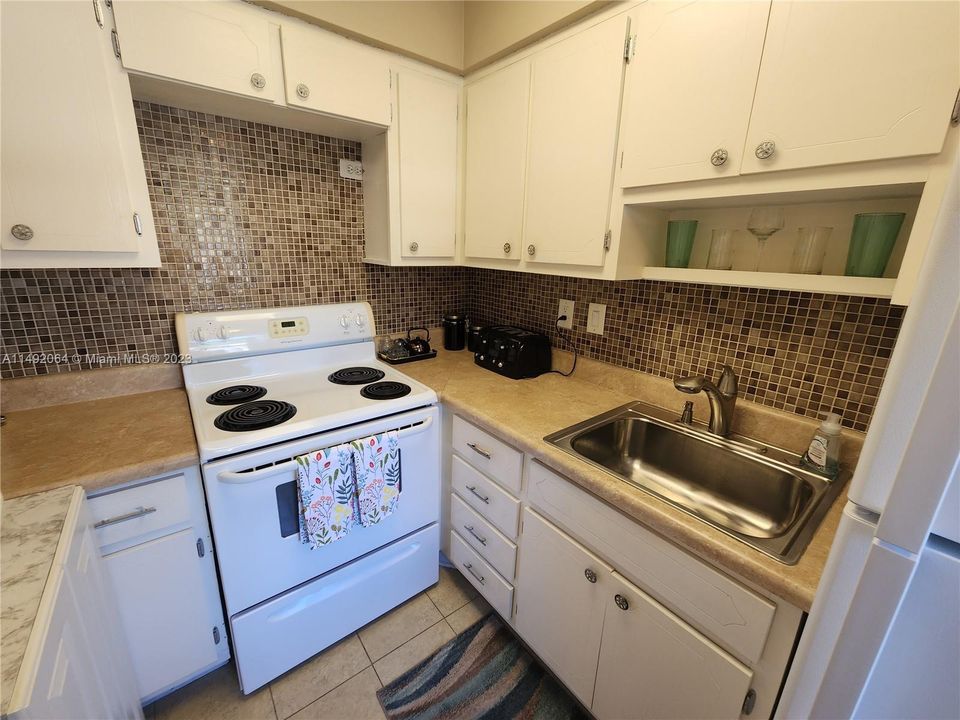 Recently Sold: $199,900 (1 beds, 1 baths, 475 Square Feet)