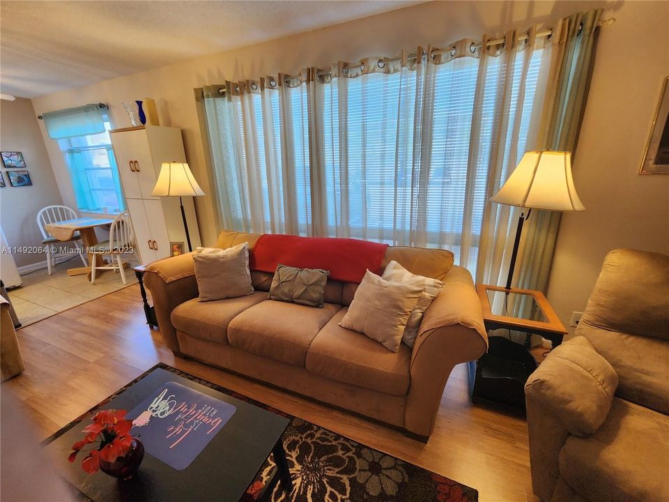 Recently Sold: $199,900 (1 beds, 1 baths, 475 Square Feet)