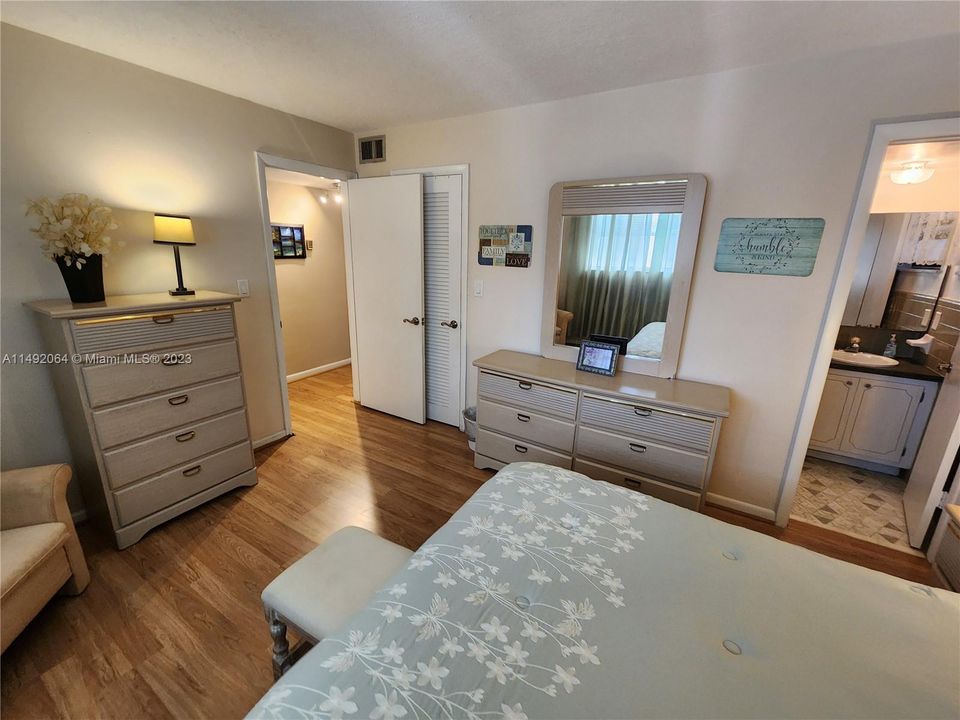 Recently Sold: $199,900 (1 beds, 1 baths, 475 Square Feet)