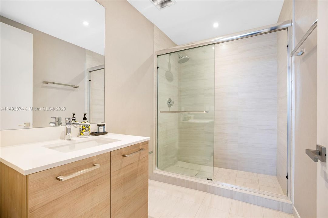 Недавно продано: $3,410,000 (3 спален, 4 ванн, 2626 Квадратных фут)