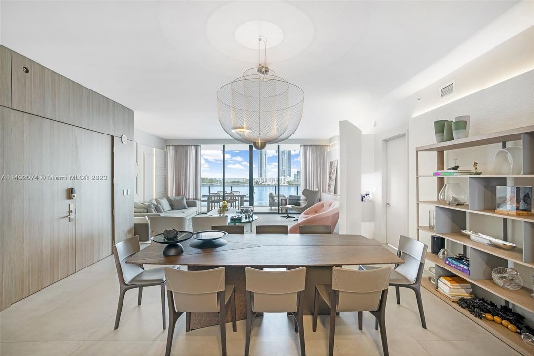 Недавно продано: $3,410,000 (3 спален, 4 ванн, 2626 Квадратных фут)