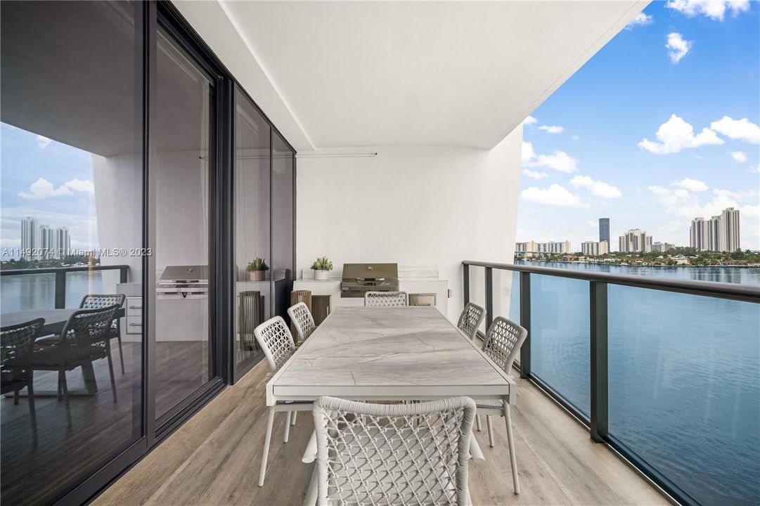 Недавно продано: $3,410,000 (3 спален, 4 ванн, 2626 Квадратных фут)