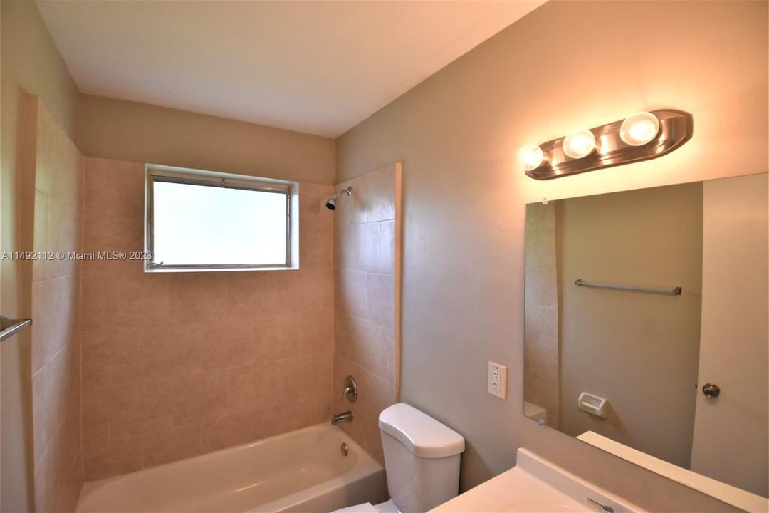 Недавно арендовано: $2,190 (3 спален, 2 ванн, 950 Квадратных фут)