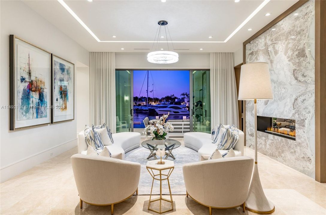 Active With Contract: $18,900,000 (6 beds, 6 baths, 8975 Square Feet)