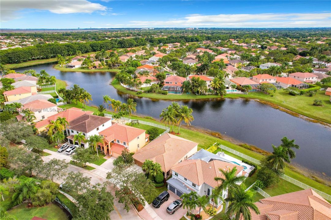 Recently Sold: $810,000 (4 beds, 2 baths, 1861 Square Feet)