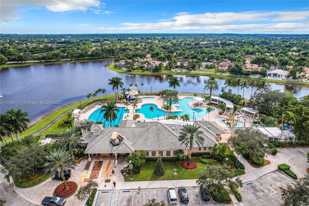 Recently Sold: $810,000 (4 beds, 2 baths, 1861 Square Feet)