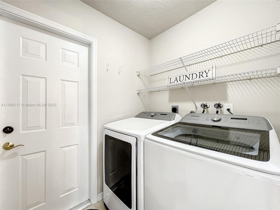 Recently Sold: $810,000 (4 beds, 2 baths, 1861 Square Feet)