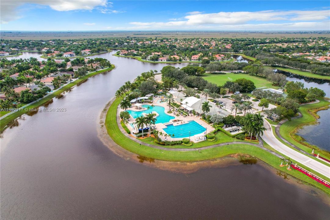 Recently Sold: $810,000 (4 beds, 2 baths, 1861 Square Feet)