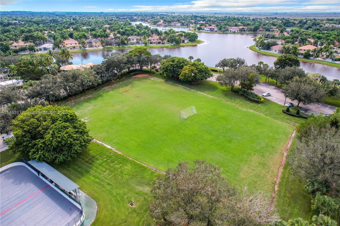 Recently Sold: $810,000 (4 beds, 2 baths, 1861 Square Feet)