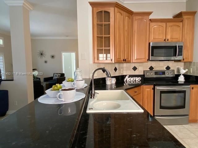 Recently Sold: $810,000 (4 beds, 2 baths, 1861 Square Feet)