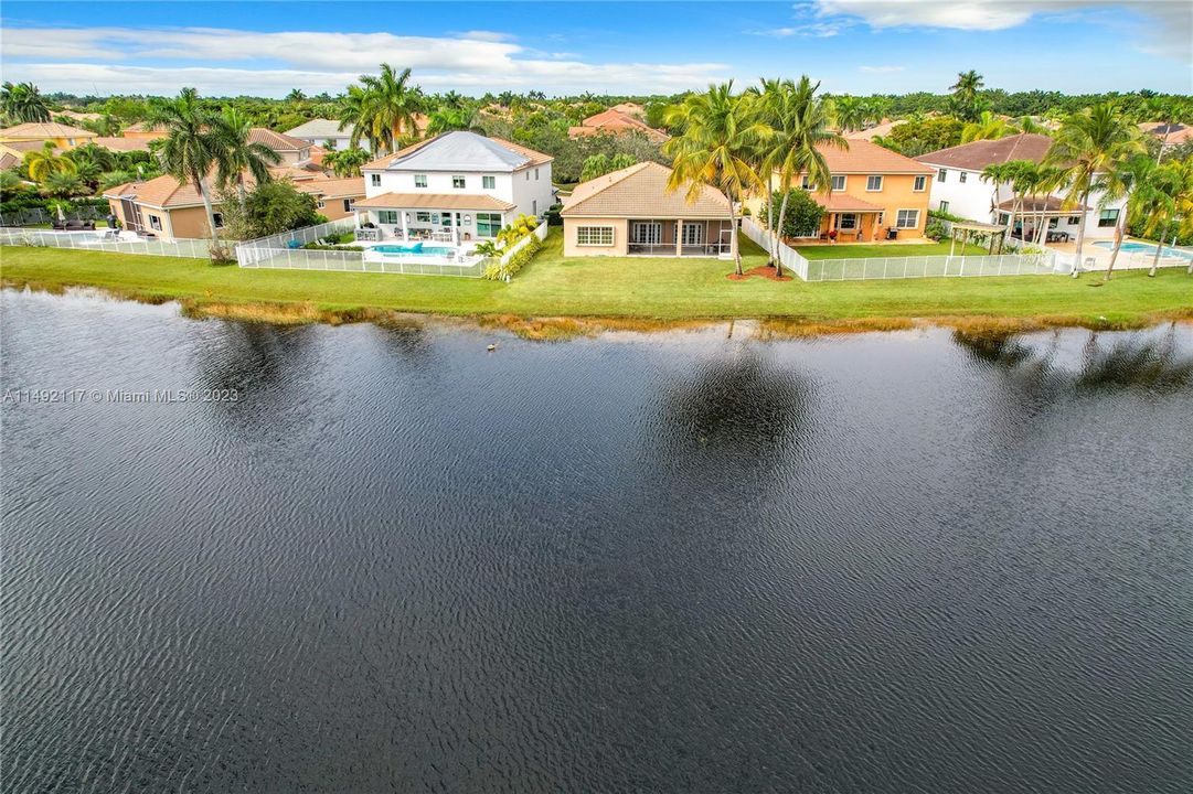 Recently Sold: $810,000 (4 beds, 2 baths, 1861 Square Feet)