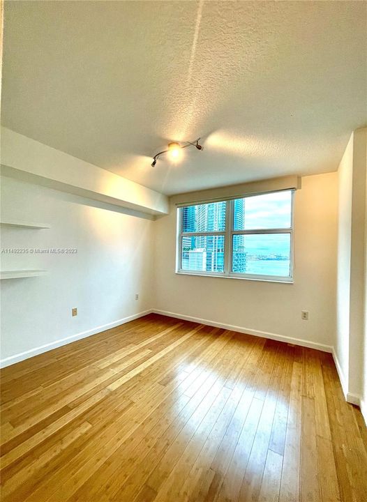 Vendido Recientemente: $627,000 (2 camas, 2 baños, 1051 Pies cuadrados)