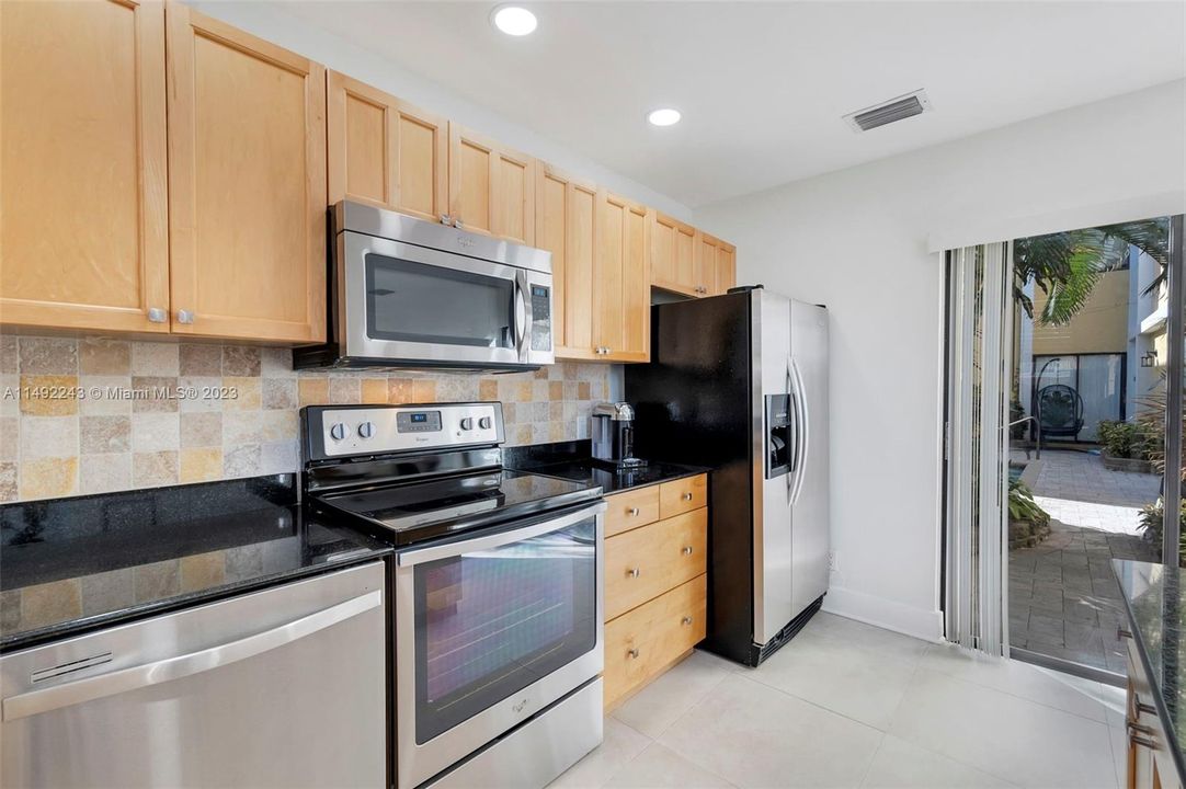 Recently Sold: $449,900 (2 beds, 2 baths, 1444 Square Feet)