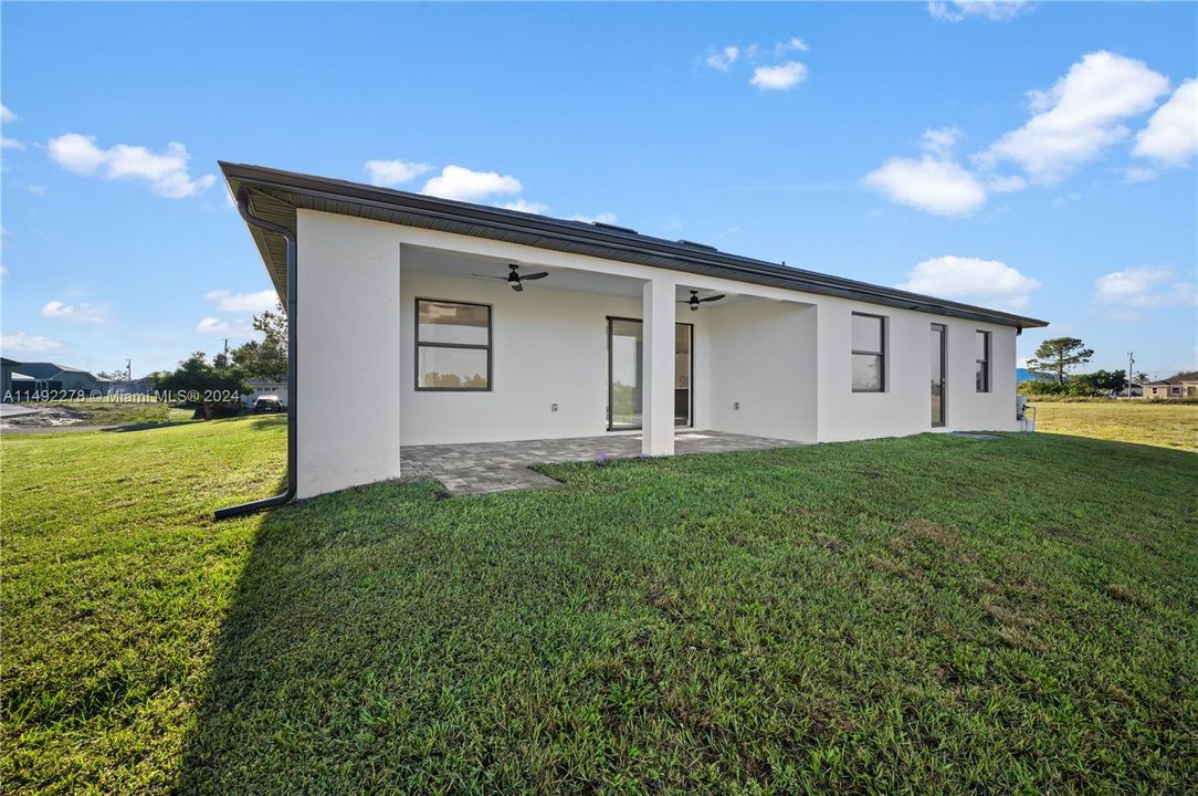 For Sale: $459,000 (3 beds, 2 baths, 1940 Square Feet)