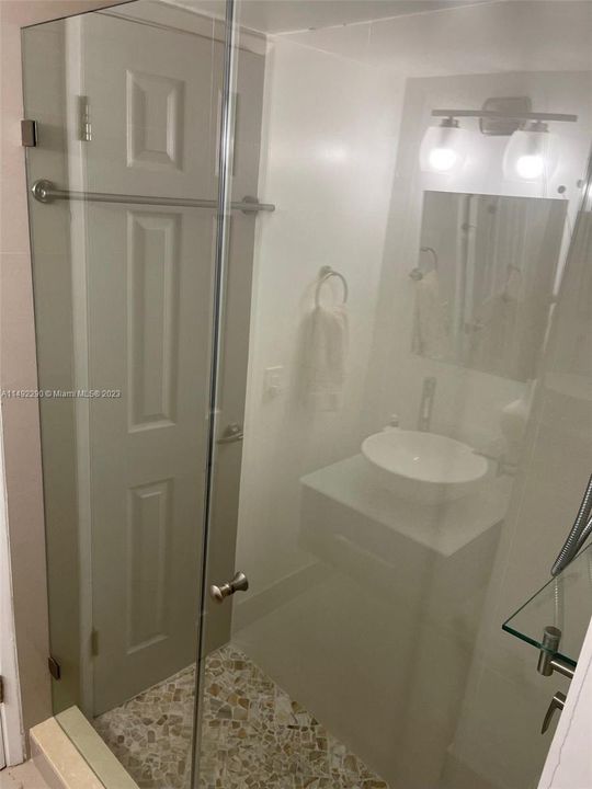 Recientemente alquilado: $2,600 (2 camas, 2 baños, 1026 Pies cuadrados)