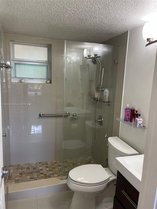 Recientemente alquilado: $2,600 (2 camas, 2 baños, 1026 Pies cuadrados)