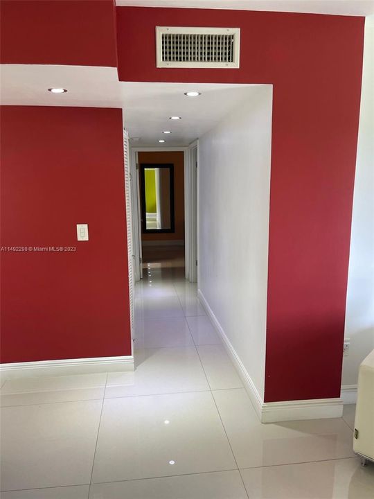 Recientemente alquilado: $2,600 (2 camas, 2 baños, 1026 Pies cuadrados)