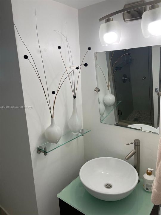 Recientemente alquilado: $2,600 (2 camas, 2 baños, 1026 Pies cuadrados)